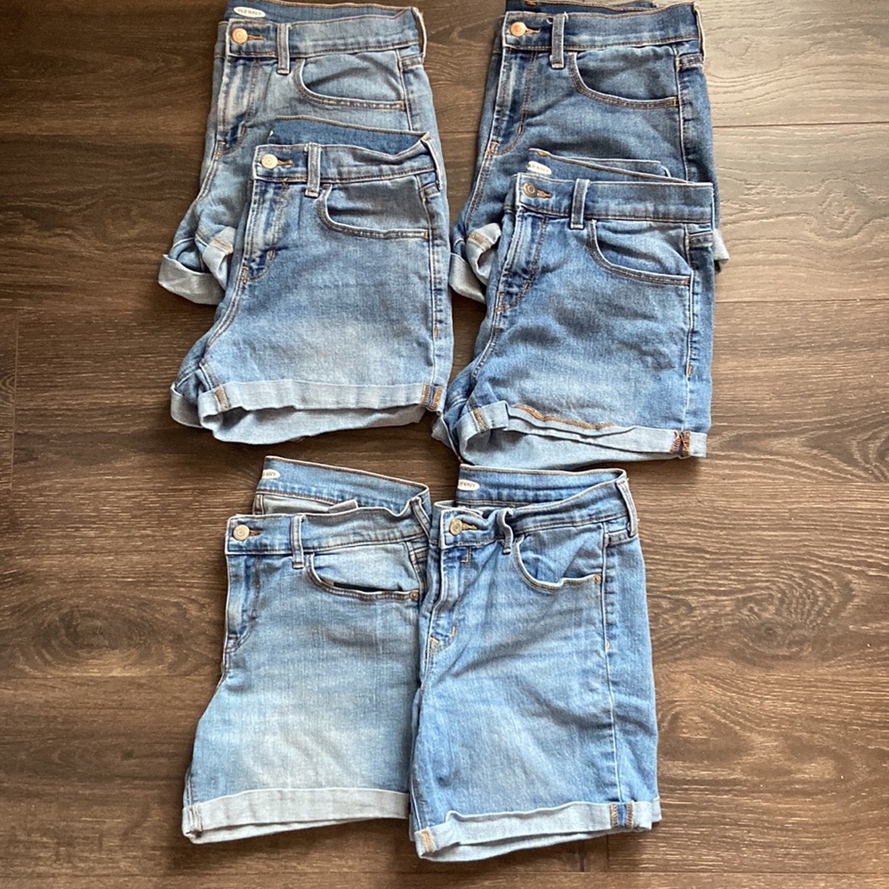 OLD NAVY SHORTS BUNDLE- Womens size 6 Old Navy mid rise denim shorts